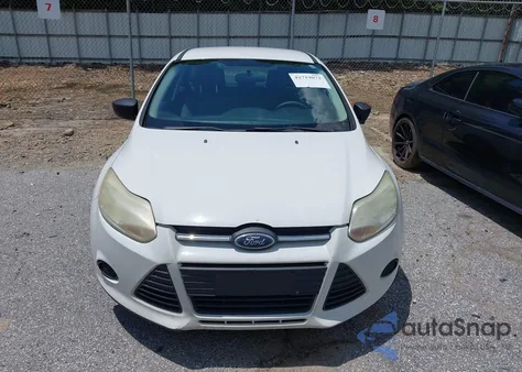 2014 Ford Focus S из США, поврежденный, VIN 1FADP3E28EL181062